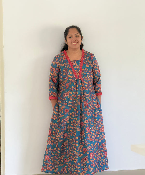 TEAL NOOR - Floral finesse with a touch of tradition